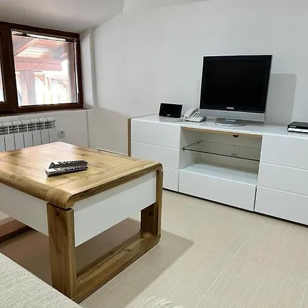 Belvedere Club Place *