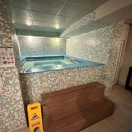 Belvedere Club Place